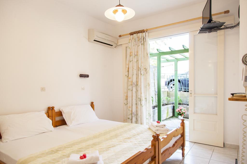 Georgakis George Rooms Vasiliki  Luaran gambar