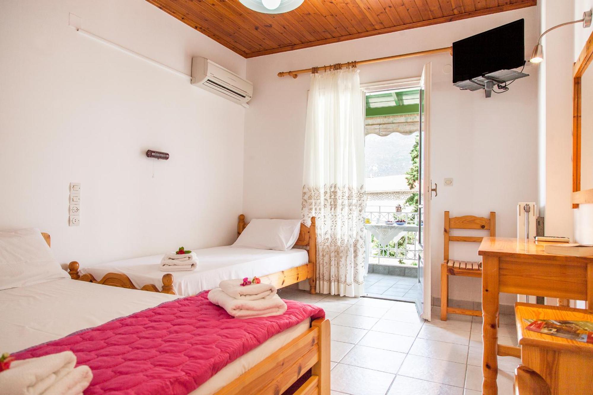 Georgakis George Rooms Vasiliki  Luaran gambar