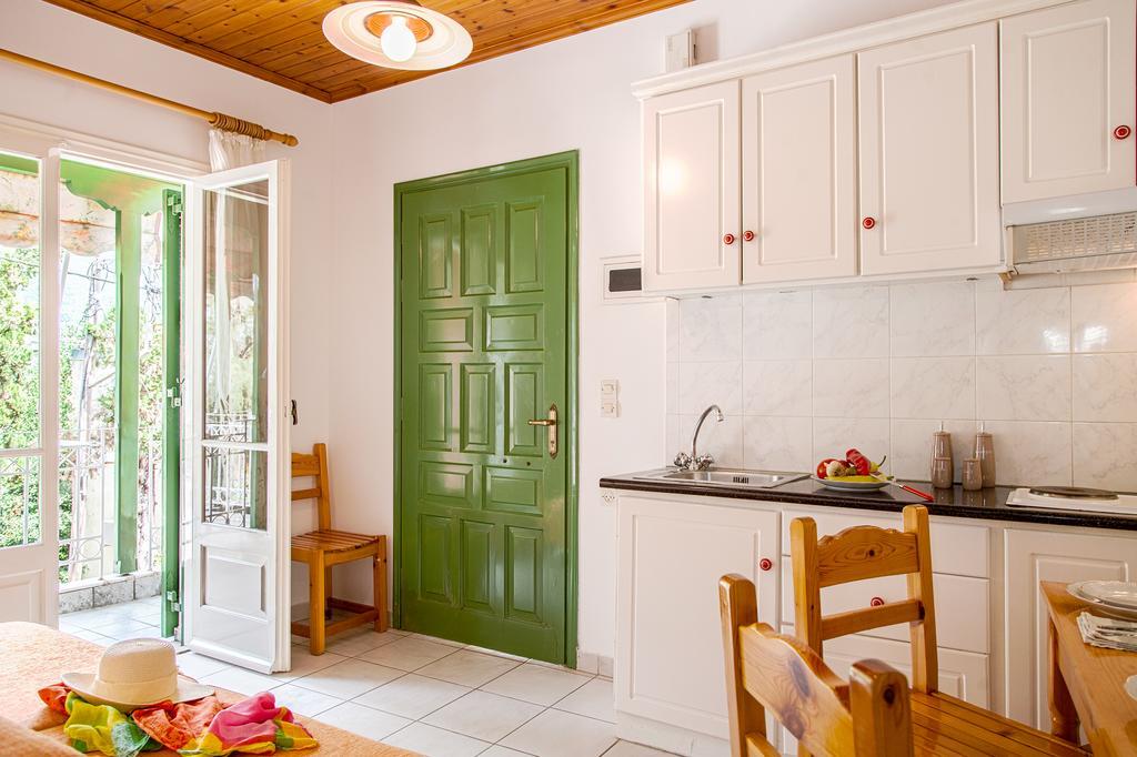 Georgakis George Rooms Vasiliki  Luaran gambar