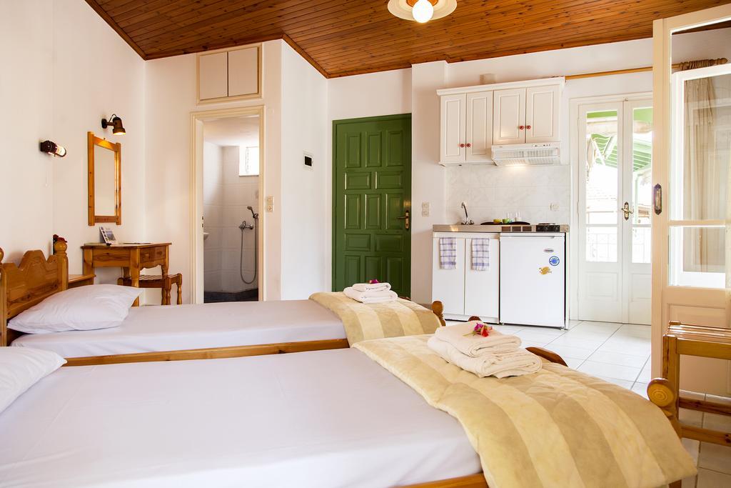 Georgakis George Rooms Vasiliki  Luaran gambar