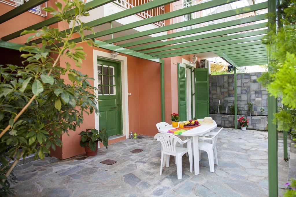 Georgakis George Rooms Vasiliki  Luaran gambar